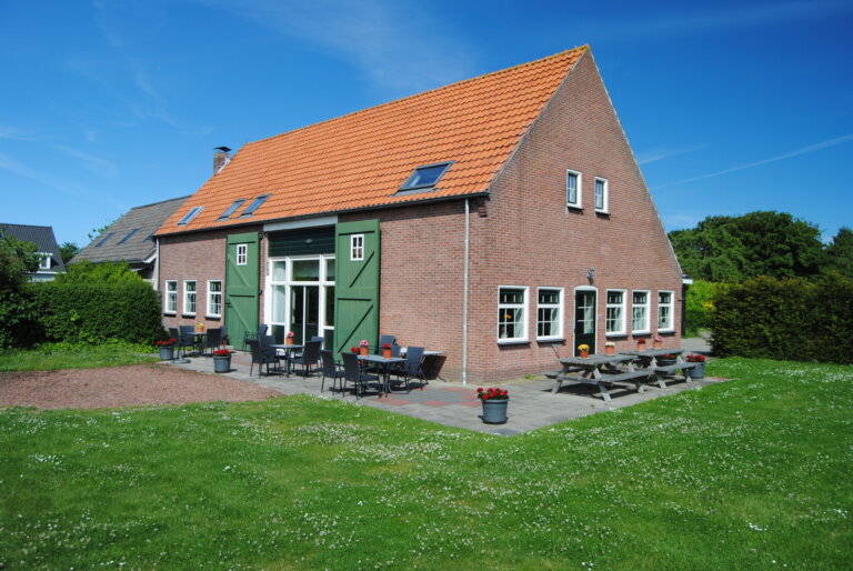 Natuurlijk Oostkapelle Duinoord Oostkapelle groepshuis familie vakantie Walcheren strand scaled 1 1 768x514